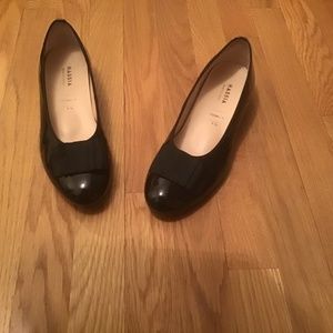 Women’s Black Patent Pumps
